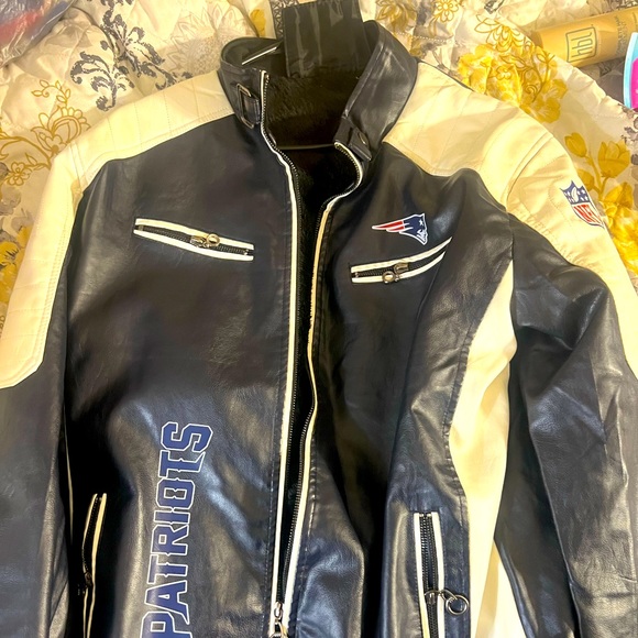 NEW ENGLAND PATRIOTS Team (Faux) Leather Jacket w/ Unofficial NFL logo/emblem - Picture 2 of 8